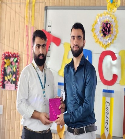 Teachers receiving token of appreciation on Teacher's Day 2024