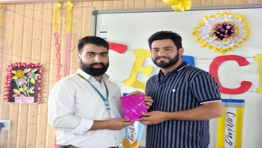 Teachers receiving token of appreciation on Teacher's Day 2024