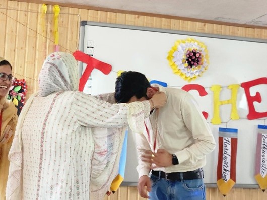 Mr. Neeraj Nawaz, Tutor RCON receiving medal for organizing the event.